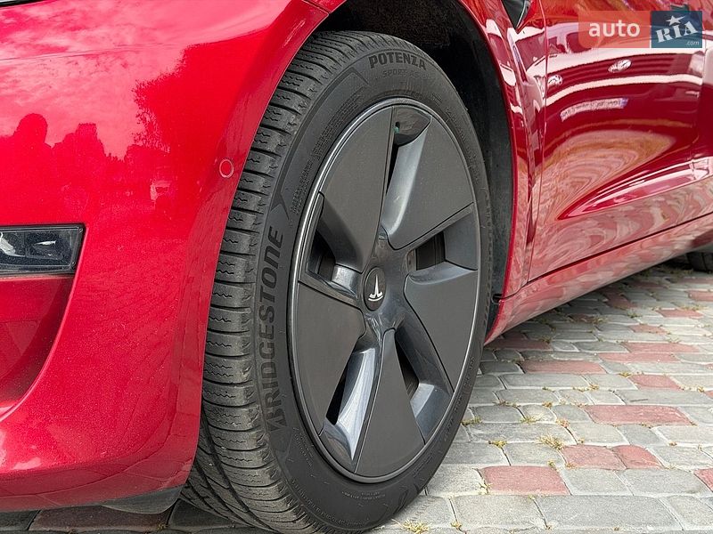 Седан Tesla Model 3 2021 в Вінниці