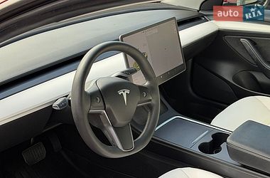 Седан Tesla Model 3 2021 в Вінниці