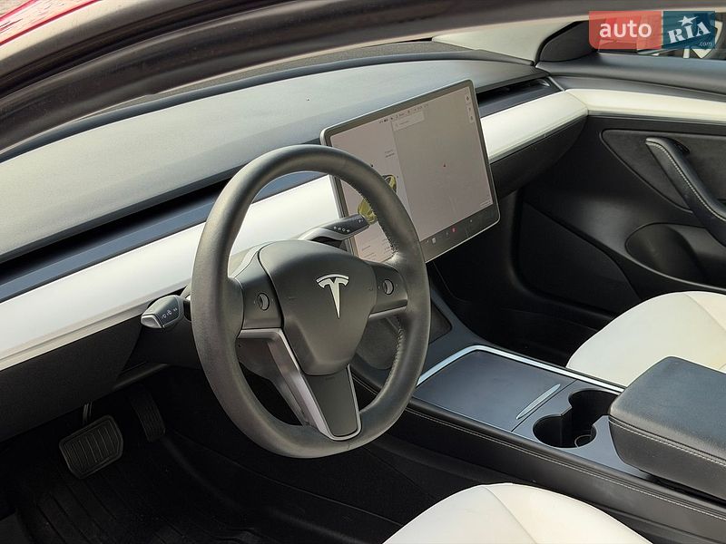 Седан Tesla Model 3 2021 в Вінниці