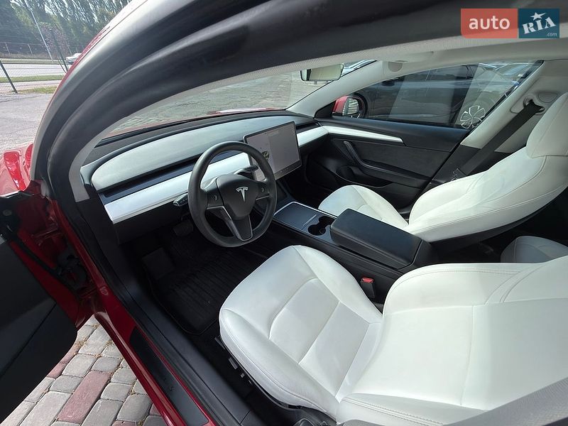 Седан Tesla Model 3 2021 в Вінниці