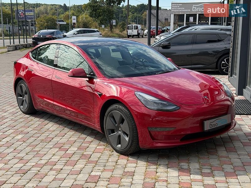 Седан Tesla Model 3 2021 в Вінниці