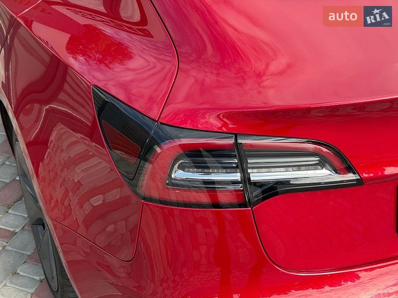 Седан Tesla Model 3 2021 в Вінниці