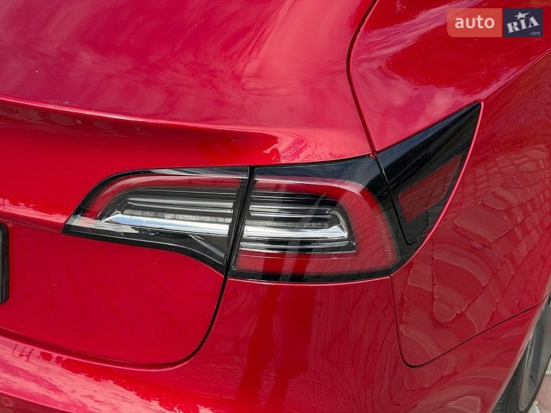 Седан Tesla Model 3 2021 в Вінниці