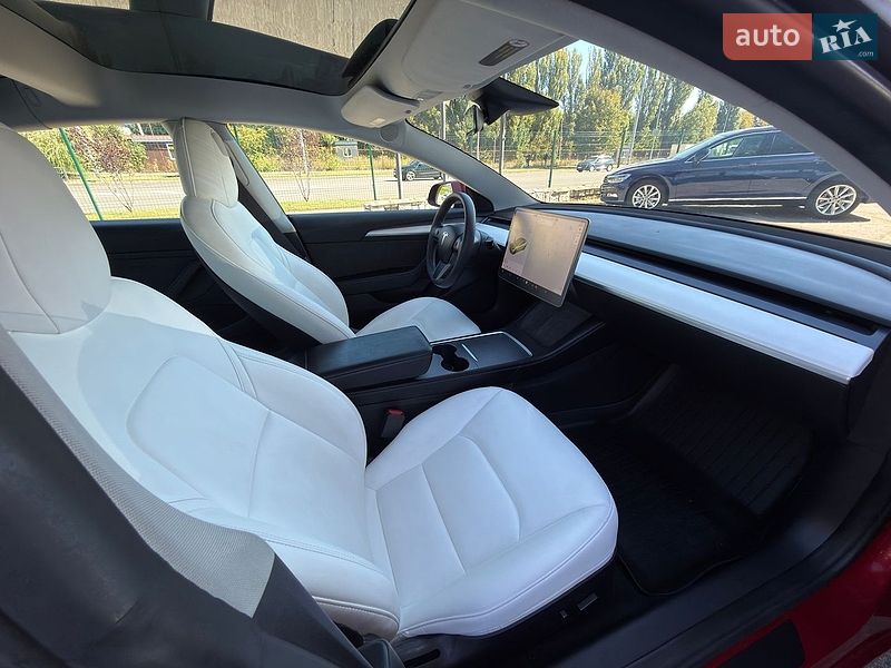 Седан Tesla Model 3 2021 в Вінниці