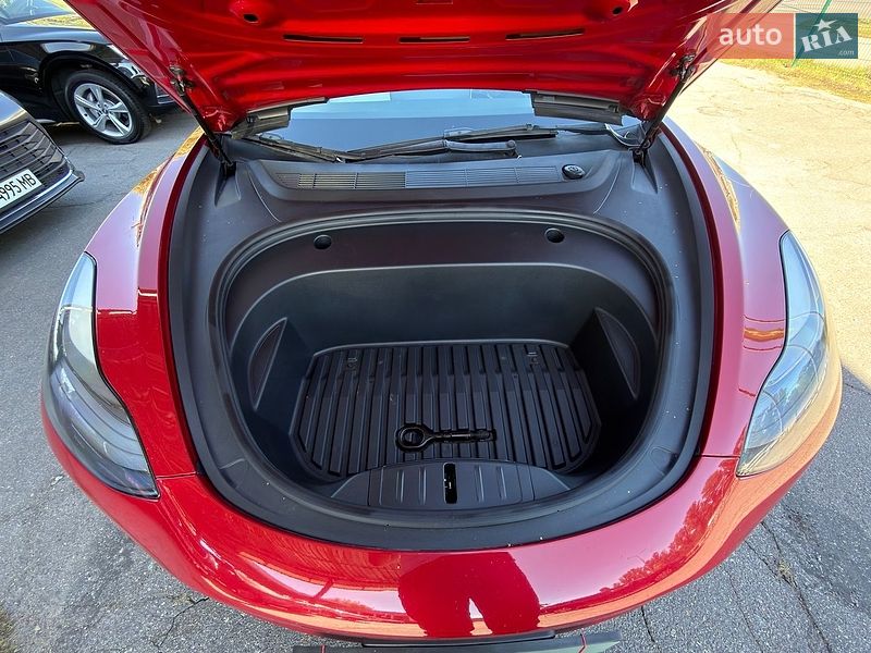 Седан Tesla Model 3 2021 в Вінниці