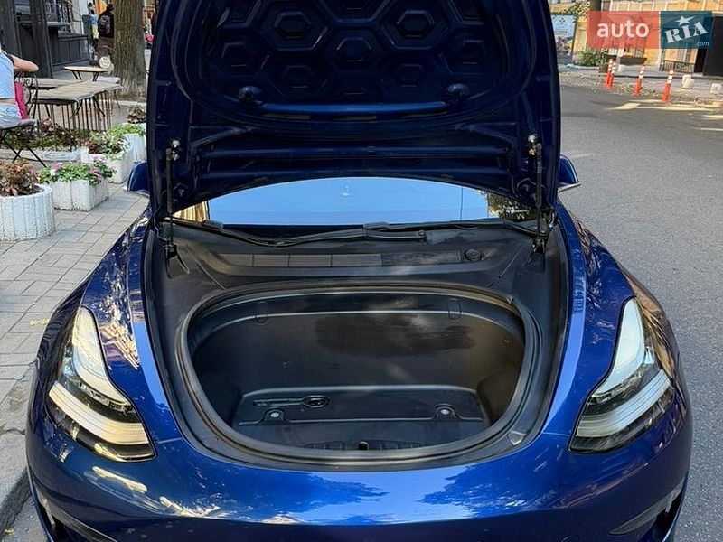 Седан Tesla Model 3 2019 в Одессе