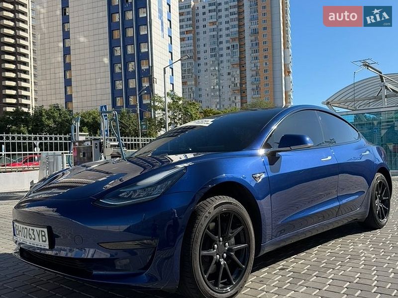 Седан Tesla Model 3 2019 в Одессе