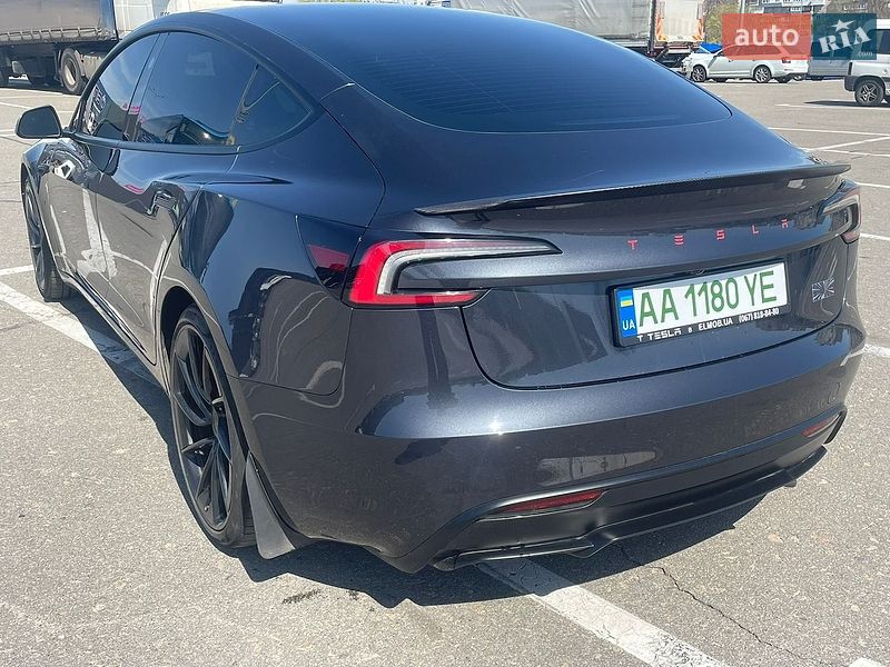 Седан Tesla Model 3 2024 в Киеве