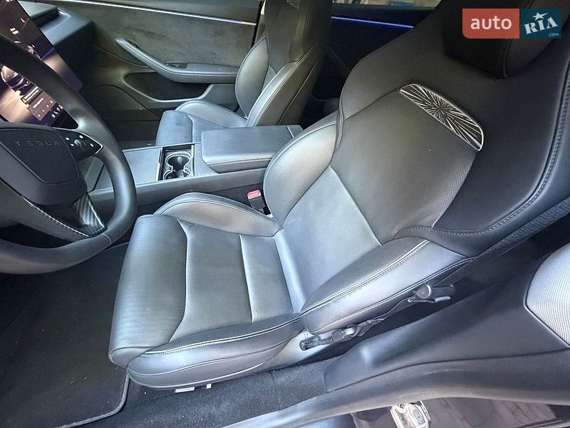Седан Tesla Model 3 2024 в Киеве