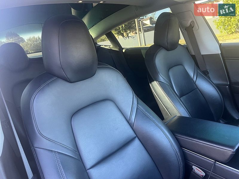 Седан Tesla Model 3 2018 в Полтаве