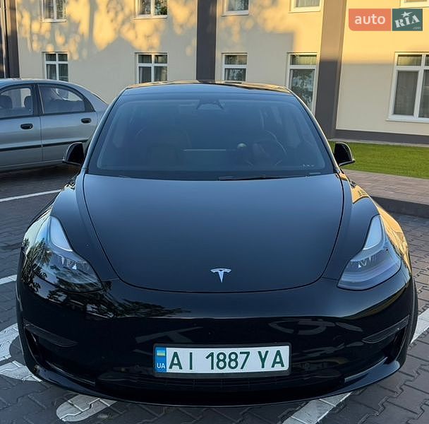 Седан Tesla Model 3 2022 в Киеве
