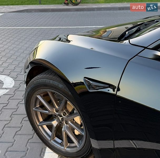 Седан Tesla Model 3 2022 в Киеве