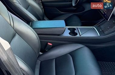 Седан Tesla Model 3 2022 в Киеве