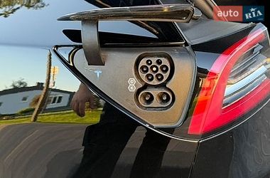 Седан Tesla Model 3 2022 в Киеве