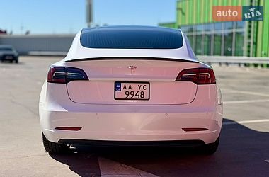Седан Tesla Model 3 2018 в Киеве