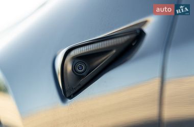 Седан Tesla Model 3 2021 в Львове