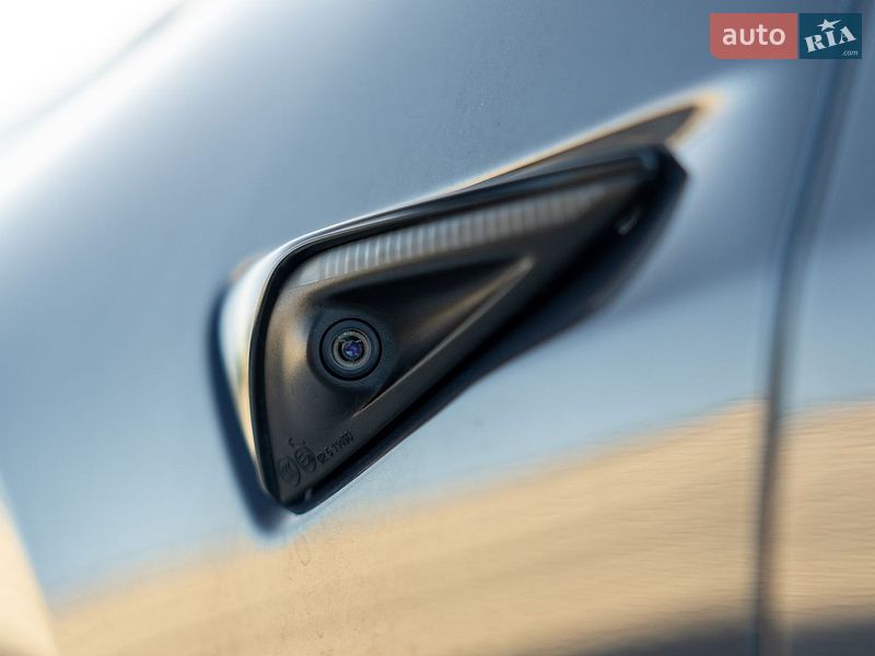 Седан Tesla Model 3 2021 в Львове