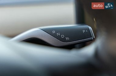 Седан Tesla Model 3 2021 в Львове