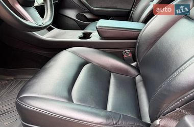Седан Tesla Model 3 2019 в Кривом Роге