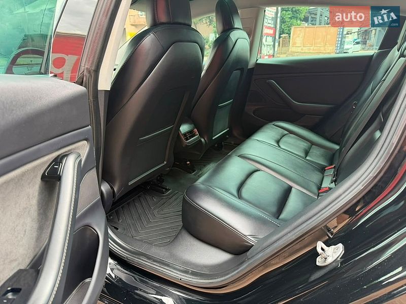 Седан Tesla Model 3 2019 в Кривом Роге