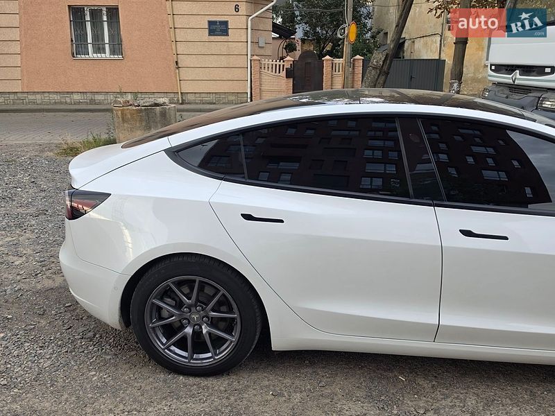 Седан Tesla Model 3 2021 в Львові фото 8 Седан Tesla Model 3 2021 в Львові