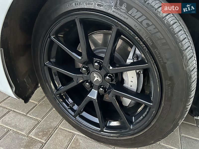 Седан Tesla Model 3 2021 в Одессе