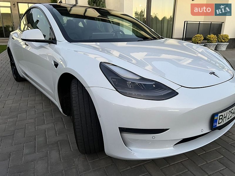 Седан Tesla Model 3 2021 в Одессе