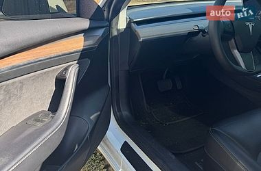 Седан Tesla Model 3 2021 в Києві
