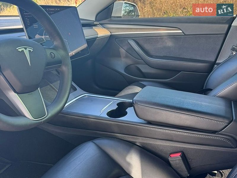Седан Tesla Model 3 2021 в Києві