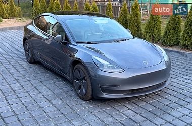 Седан Tesla Model 3 2023 в Тернополі