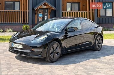 Седан Tesla Model 3 2018 в Ужгороде