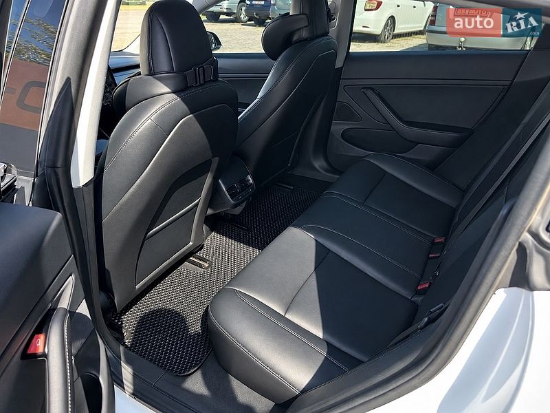Седан Tesla Model 3 2018 в Харкові