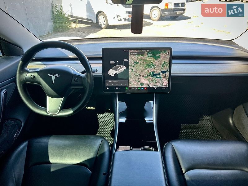Седан Tesla Model 3 2018 в Харкові