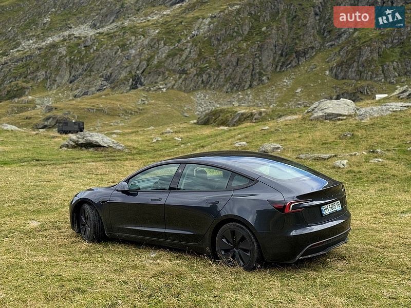 Седан Tesla Model 3 2025 в Одесі