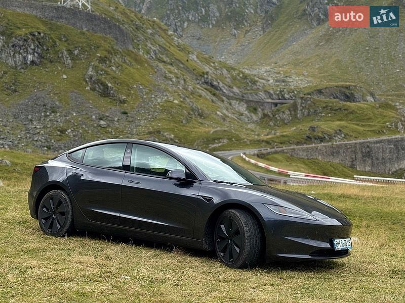 Седан Tesla Model 3 2025 в Одесі