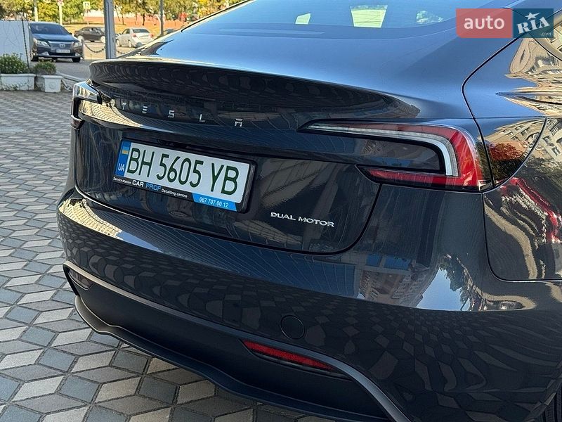 Седан Tesla Model 3 2025 в Одесі