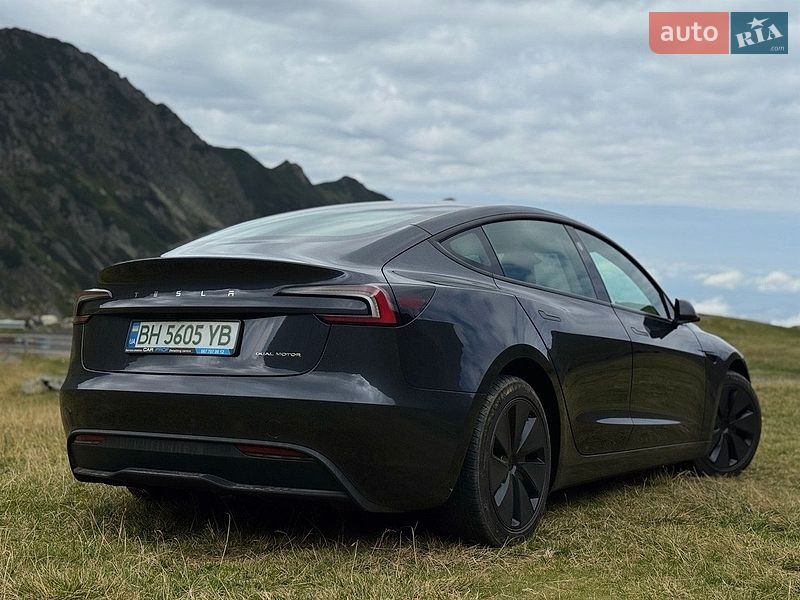 Седан Tesla Model 3 2025 в Одесі