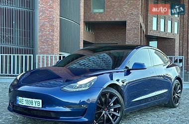 tesla model-3 2019 в Дніпро (Дніпропетровськ) від професійного продавця Максим