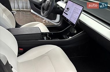 Седан Tesla Model 3 2019 в Луцке