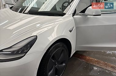 Седан Tesla Model 3 2019 в Луцке