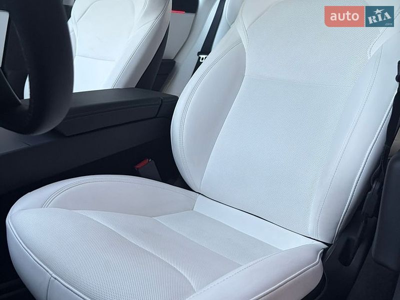 Седан Tesla Model 3 2025 в Києві