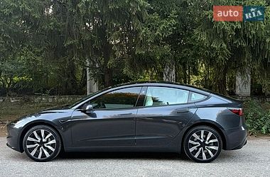 Седан Tesla Model 3 2025 в Києві