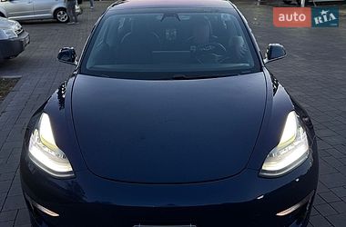 Седан Tesla Model 3 2018 в Ровно Седан Tesla Model 3 2018 в Ровно