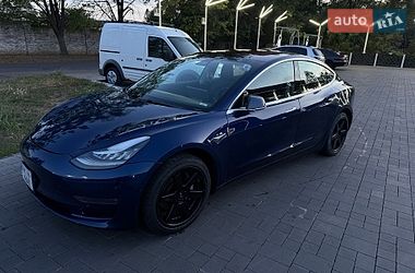 Седан Tesla Model 3 2018 в Рівному