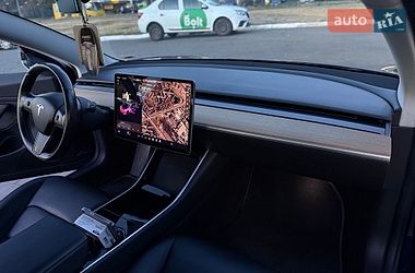 Седан Tesla Model 3 2018 в Рівному