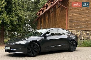Седан Tesla Model 3 2025 в Самборе
