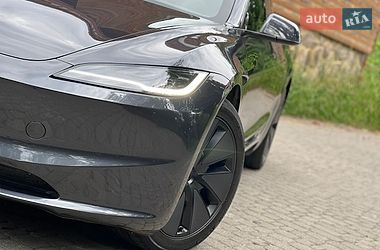 Седан Tesla Model 3 2025 в Самборе
