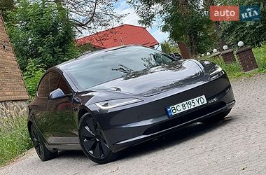 Седан Tesla Model 3 2025 в Самборе