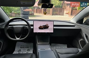 Седан Tesla Model 3 2025 в Самборе