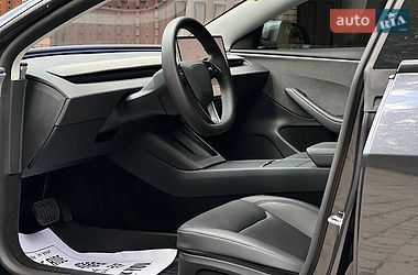 Седан Tesla Model 3 2025 в Самборе